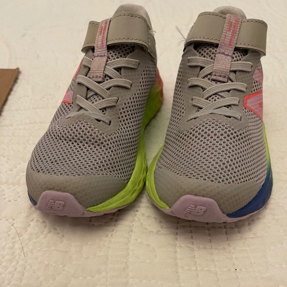 New Balance Fresh Foam Arishi Gray Rainbow Sneakers - Picture 5 of 16